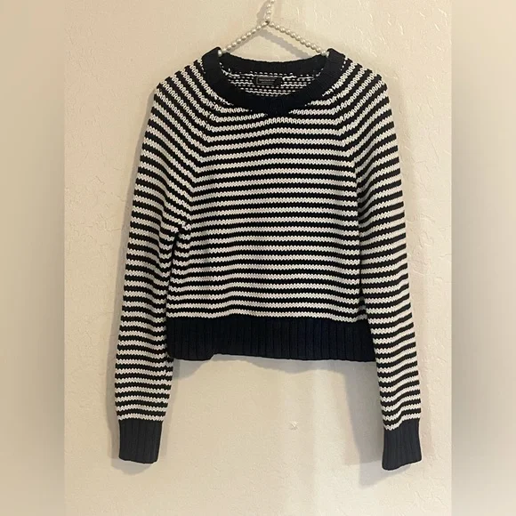 Vineyard Vines Blue and White Striped Sweater - Picture 3 of 6